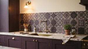 "patterned tile backsplash for aubergine kitchen cabinets"
